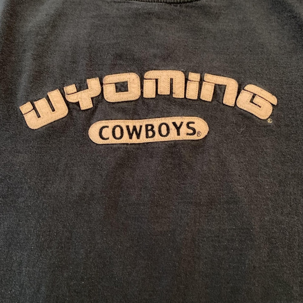 Wyoming Cowboys Shirt Mens Large Black Gold NCAA Football Cadre Athletic Tee VTG